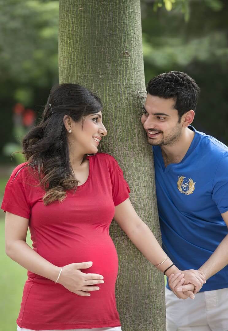 Indian Couple Posing Maternity Photo Shoot Stock Photo 1819918949 |  Shutterstock